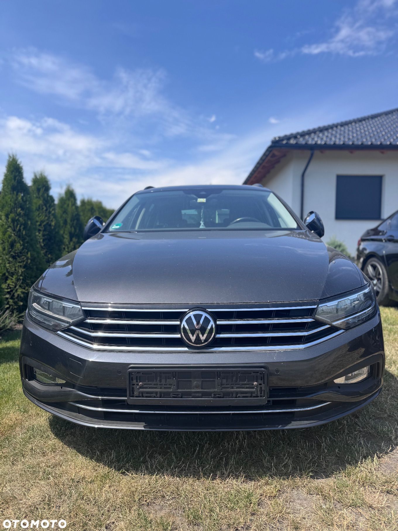 Volkswagen Passat - 1