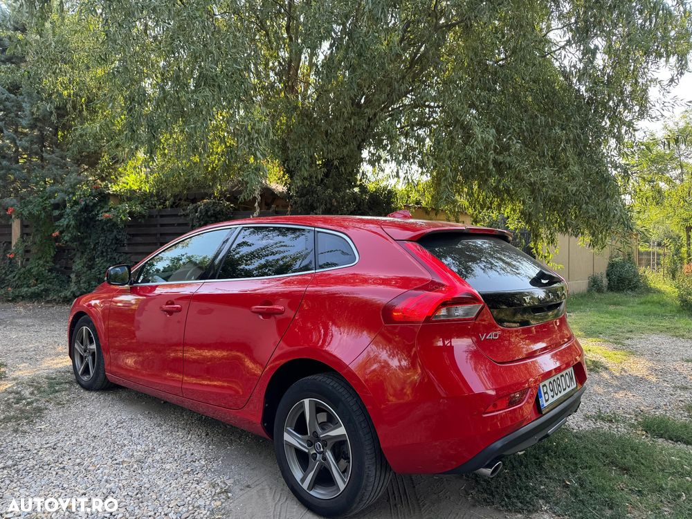 Volvo V40 D4 Momentum - 4