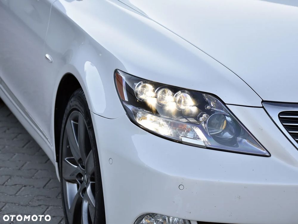 Lexus LS 600h Superior - 4