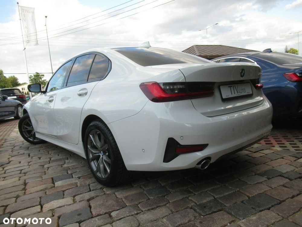 BMW Seria 3 318d MHEV Sport Line - 3