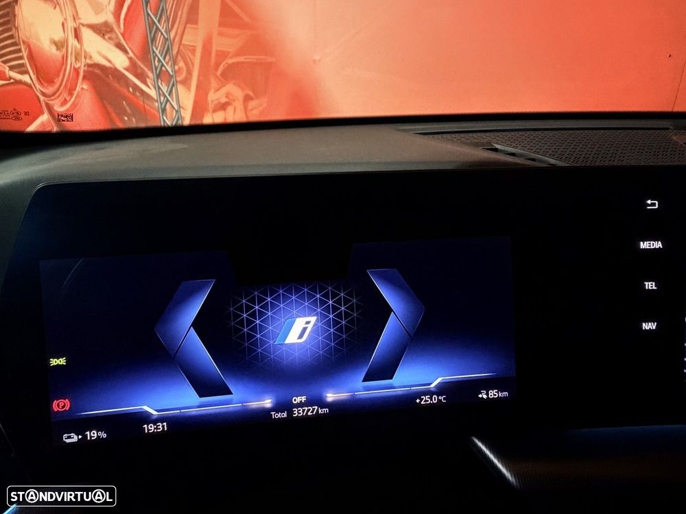 BMW iX1 xDrive30 Pack Desportivo M - 32