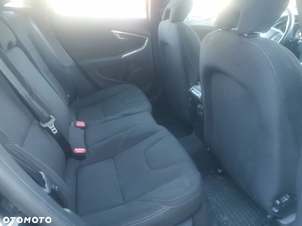 Volvo V40 T2 Summum - 12