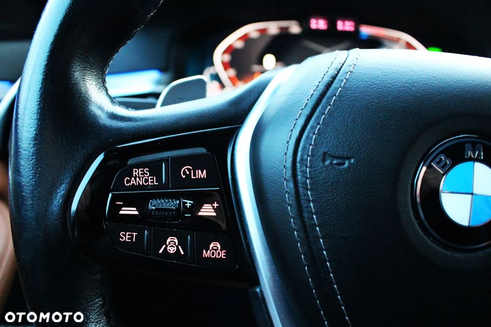 BMW Seria 5 520d Luxury Line sport - 38