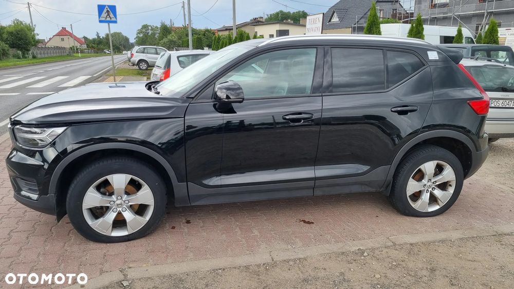 Volvo XC 40 T3 Geartronic Momentum Pro - 11