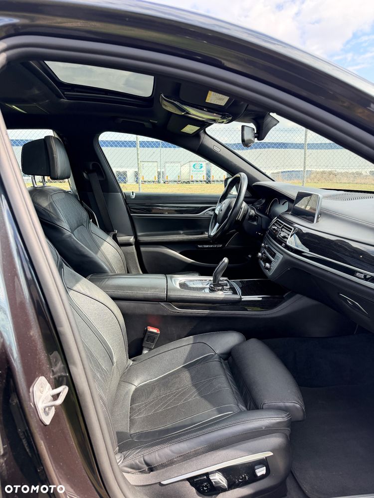 BMW Seria 7 740Li xDrive - 17