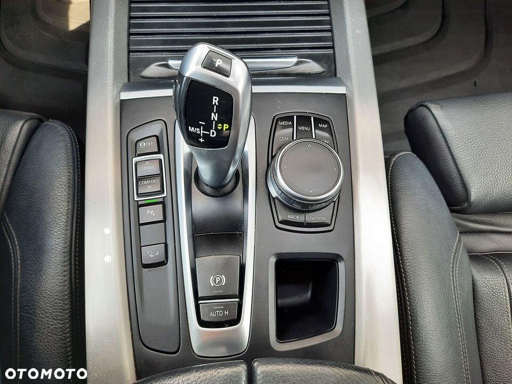 BMW X5 xDrive25d - 33