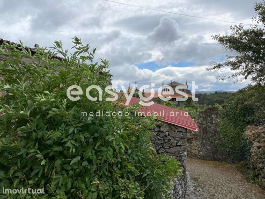 Moradia de 2 pisos com 126m2 para recuperar situada em Trancoso. - Grande imagem: 4/15