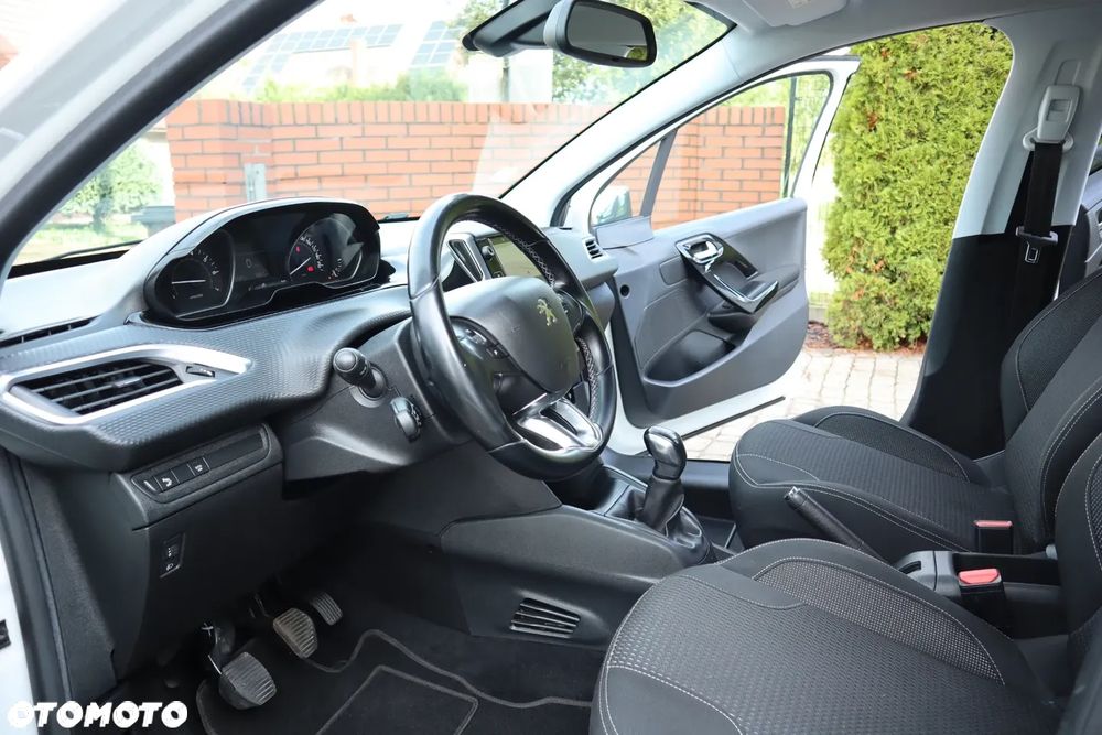 Peugeot 208 1.2 PureTech Allure S&S - 10