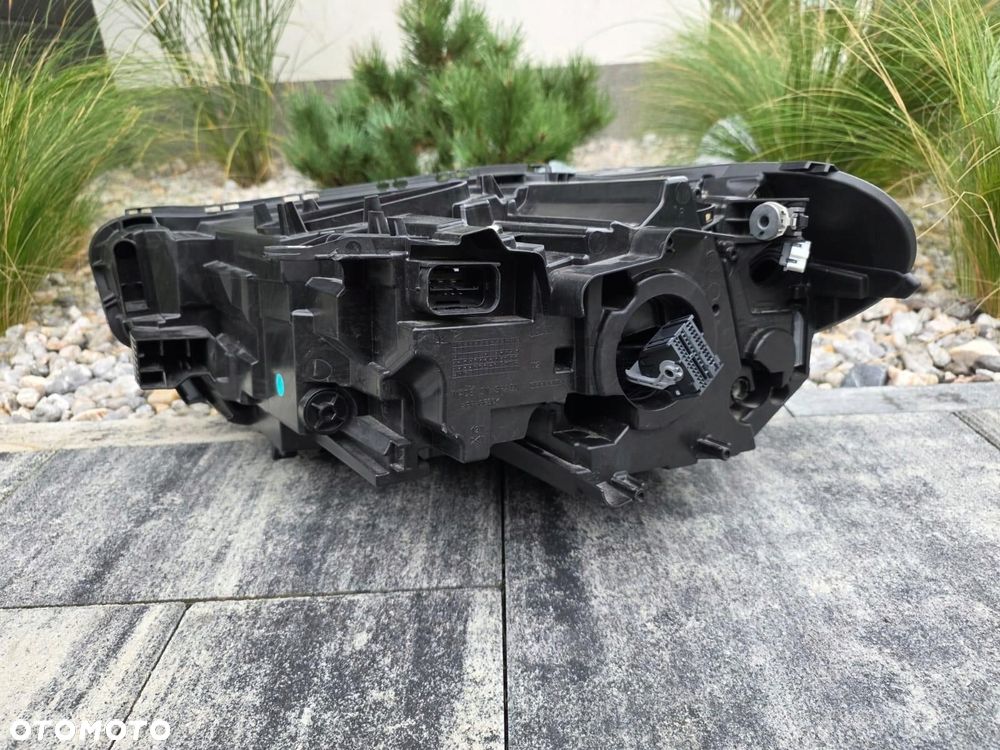 BMW X1 F48 LIFT LCI Lampa prawa przód Full Led Adaptive 5A01178-03 - 10