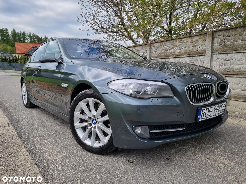 BMW Seria 5 528i Sport-Aut Luxury Line - 11