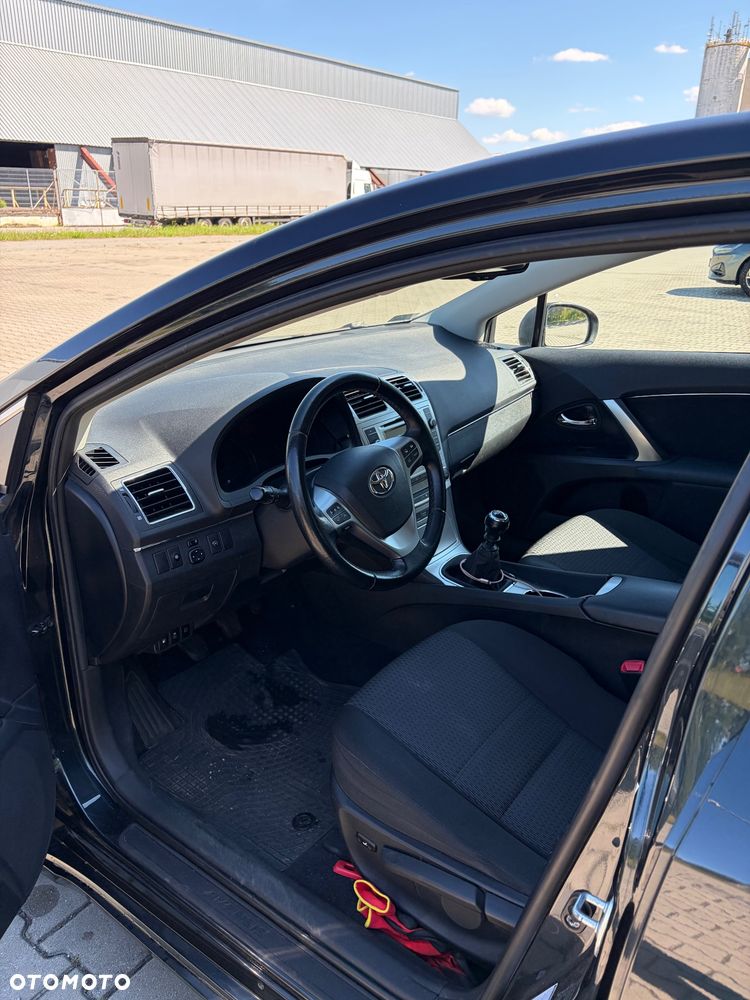 Toyota Avensis 1.8 Sol - 9