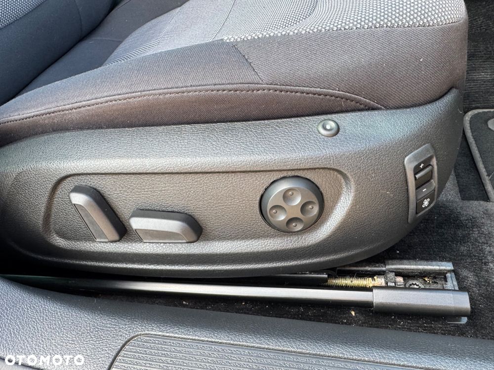 Volkswagen Passat - 17