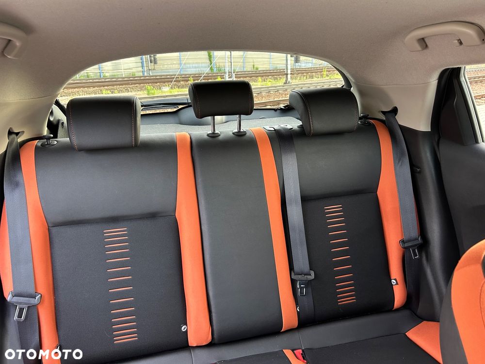 Nissan Juke 1.6 N-Connecta - 24
