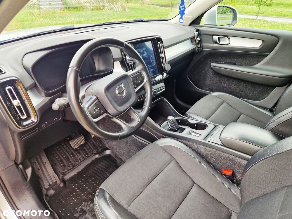 Volvo XC 40 D4 AWD R-Design - 10