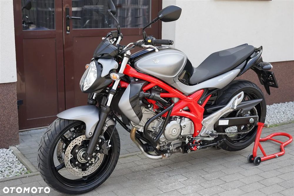 Suzuki Gladius - 21