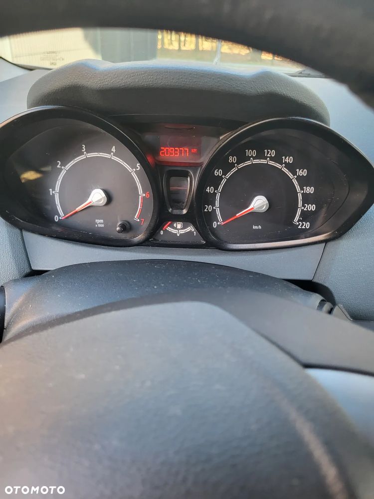 Ford Fiesta 1.4 Champions Edition - 14