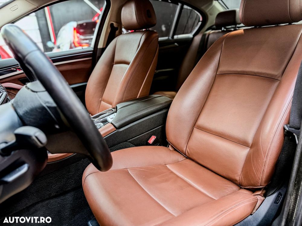 BMW Seria 5 520d Aut. Luxury Line - 23