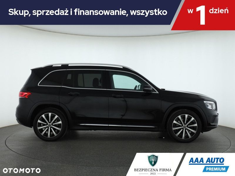 Mercedes-Benz GLB - 8