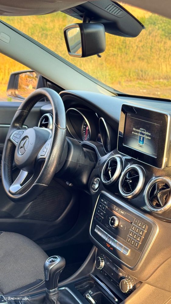 Mercedes-Benz CLA 180 — fotografia 11