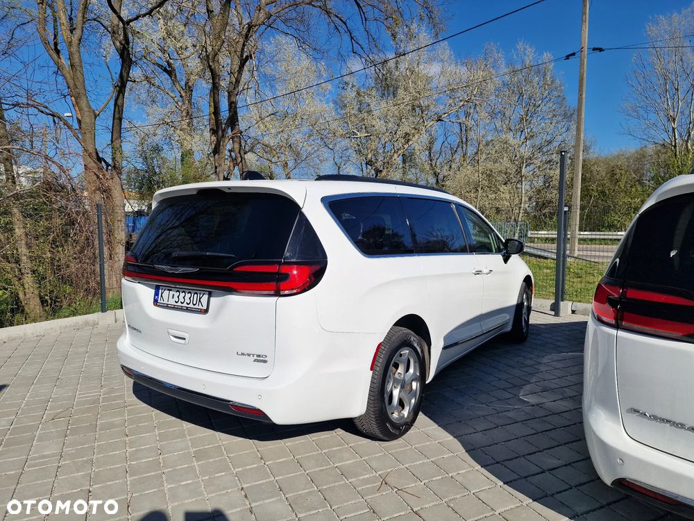 Chrysler Pacifica - 2