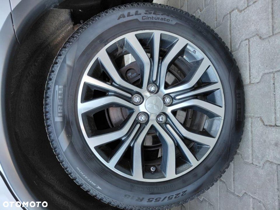 Mitsubishi Outlander - 9