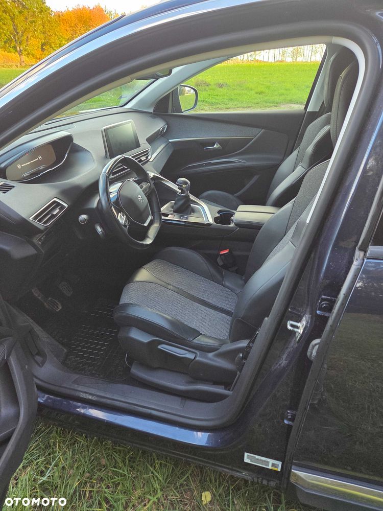 Peugeot 5008 - 8
