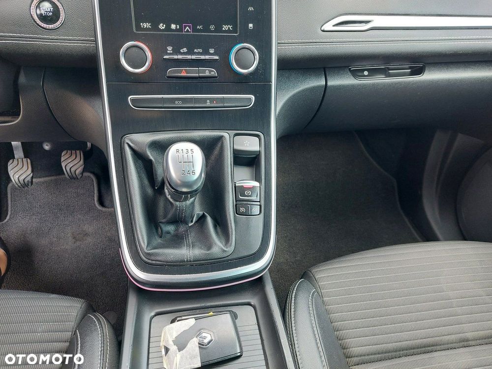 Renault Scenic - 21