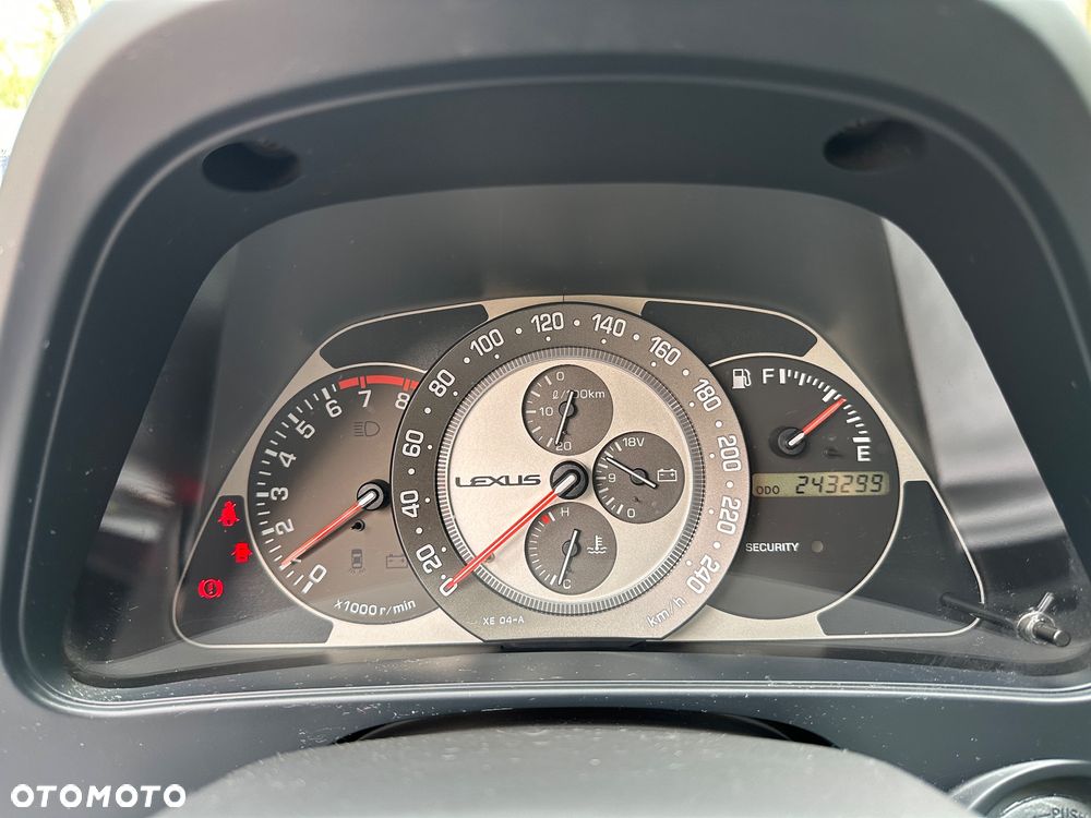 Lexus IS 200 SC Prestige - 16