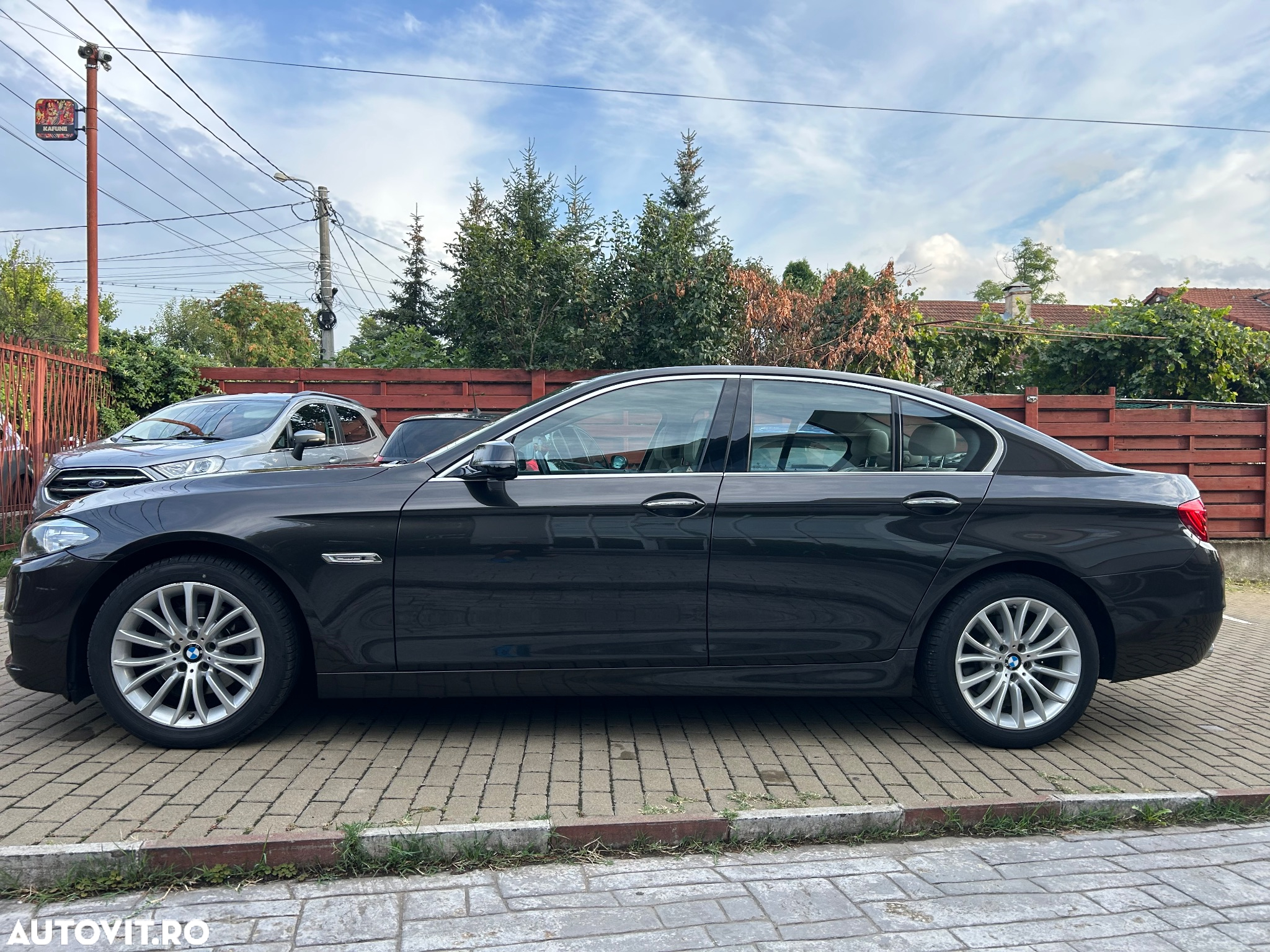 BMW Seria 5 520i Touring Aut. Luxury Line - 13