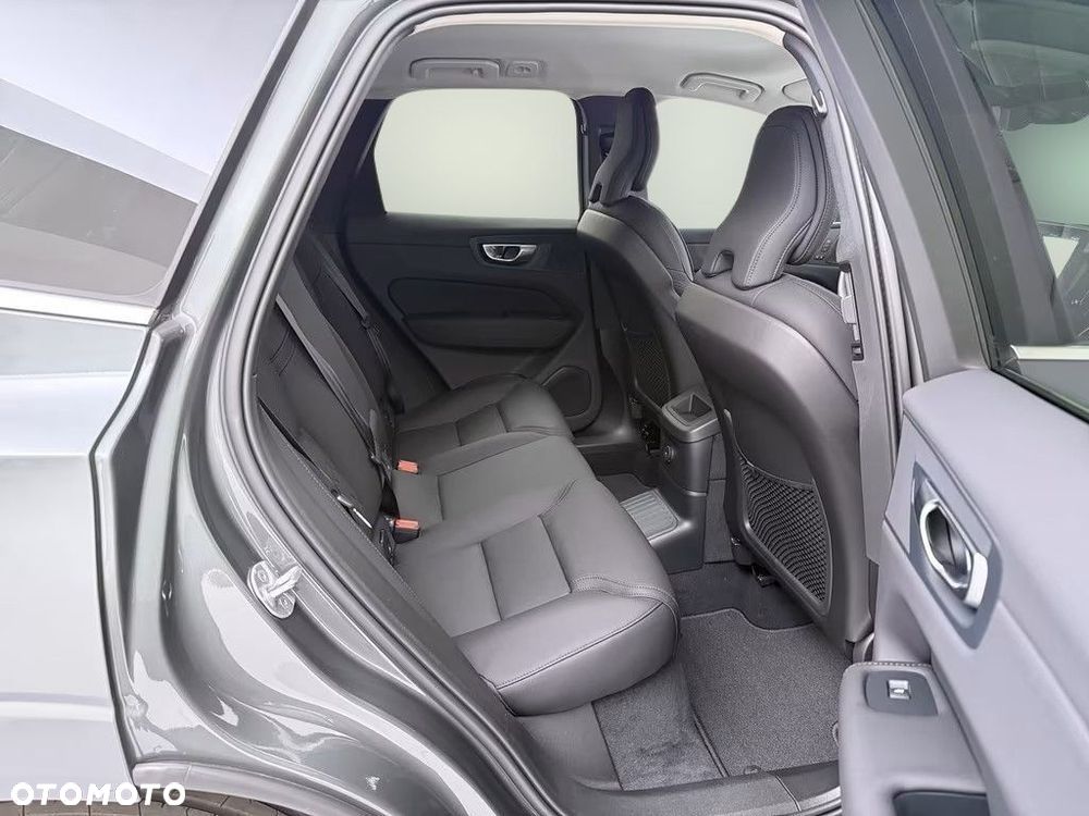 Volvo XC 60 T6 Plug-In Hybrid AWD Plus Bright - 13