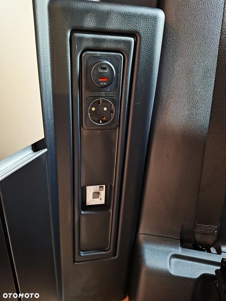 Mercedes-Benz Klasa V - 31