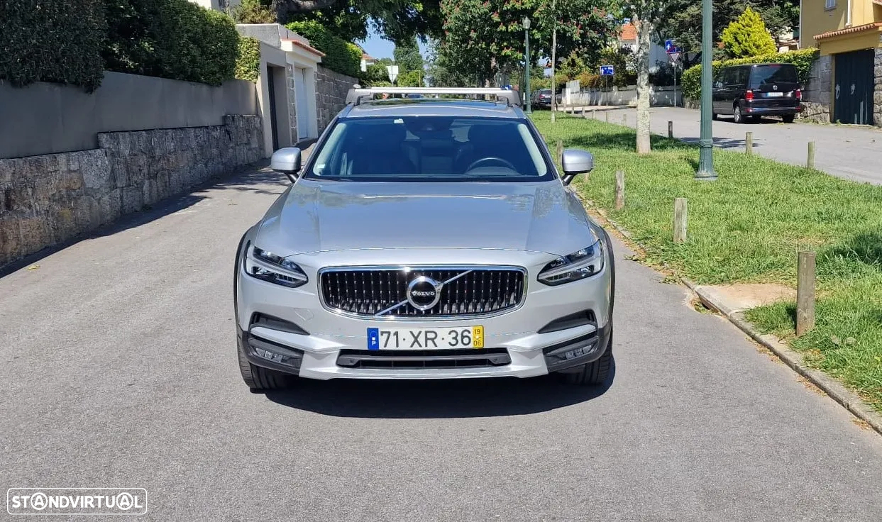Volvo V90 Cross Country 2.0 D4 Pro AWD Geartronic - 4