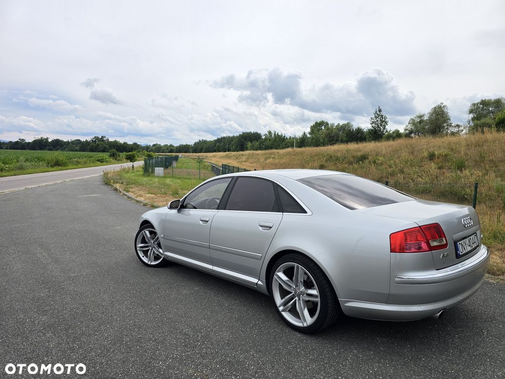 Audi A8 - 4