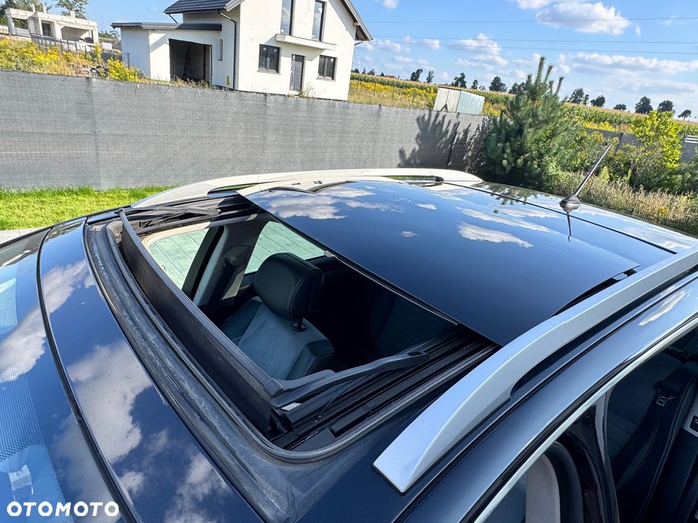 Renault Laguna 2.0 dCi FAP Initiale - 8