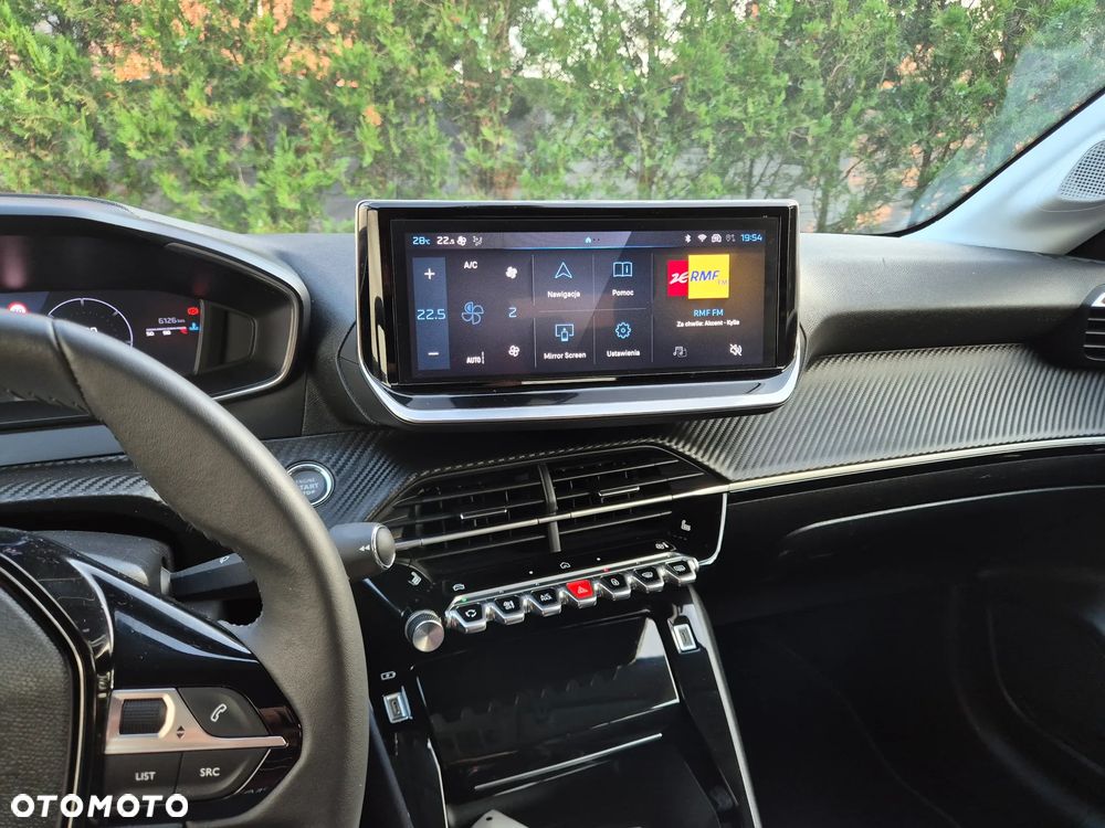 Peugeot 208 TURBO 100 Allure - 23