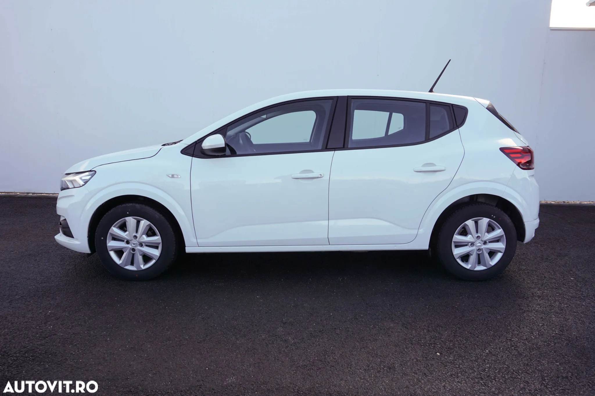 Dacia Sandero TCe 90 Essential - 8
