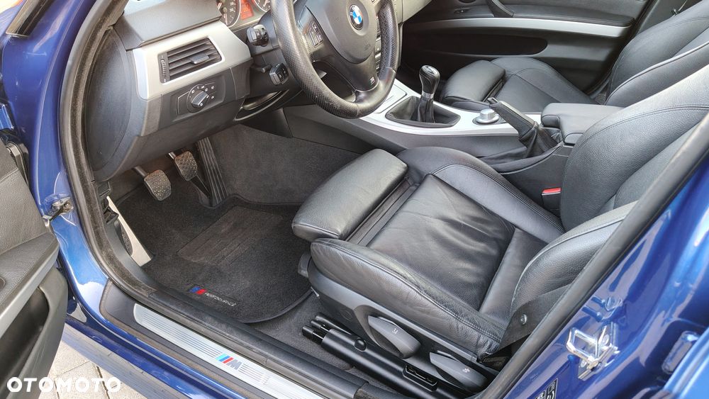 BMW Seria 3 325xi - 14
