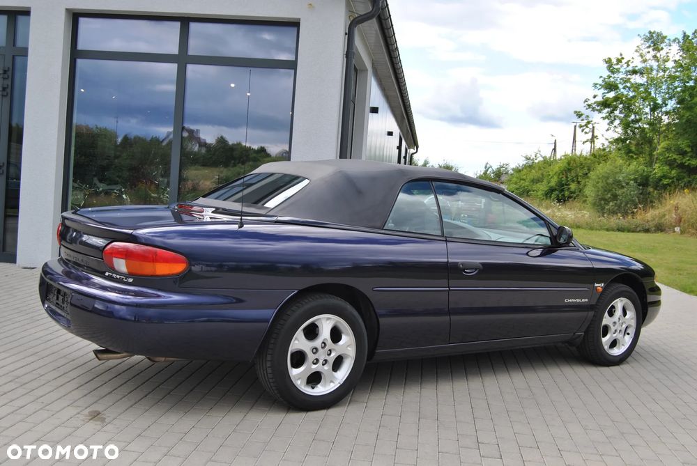 Chrysler Stratus - 10
