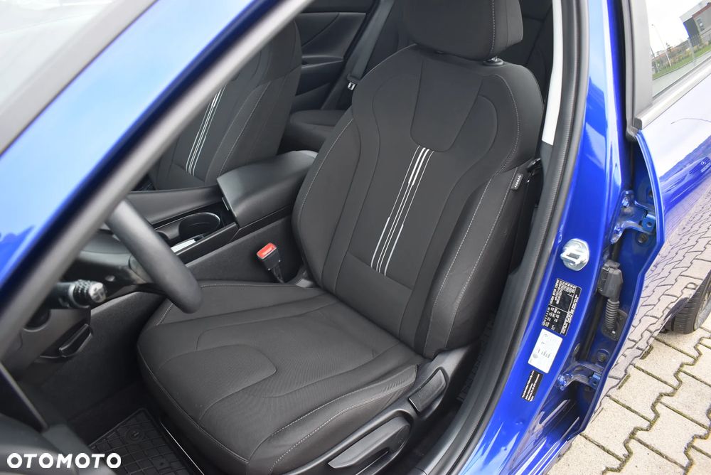 Hyundai Elantra 1.6 Smart CVT - 11