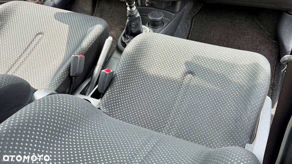 Toyota Yaris 1.33 Prestige - 24