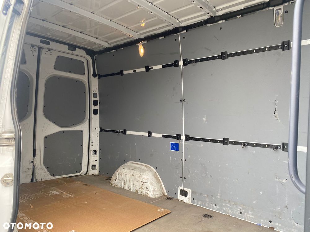 Mercedes-Benz Sprinter 319 - 16