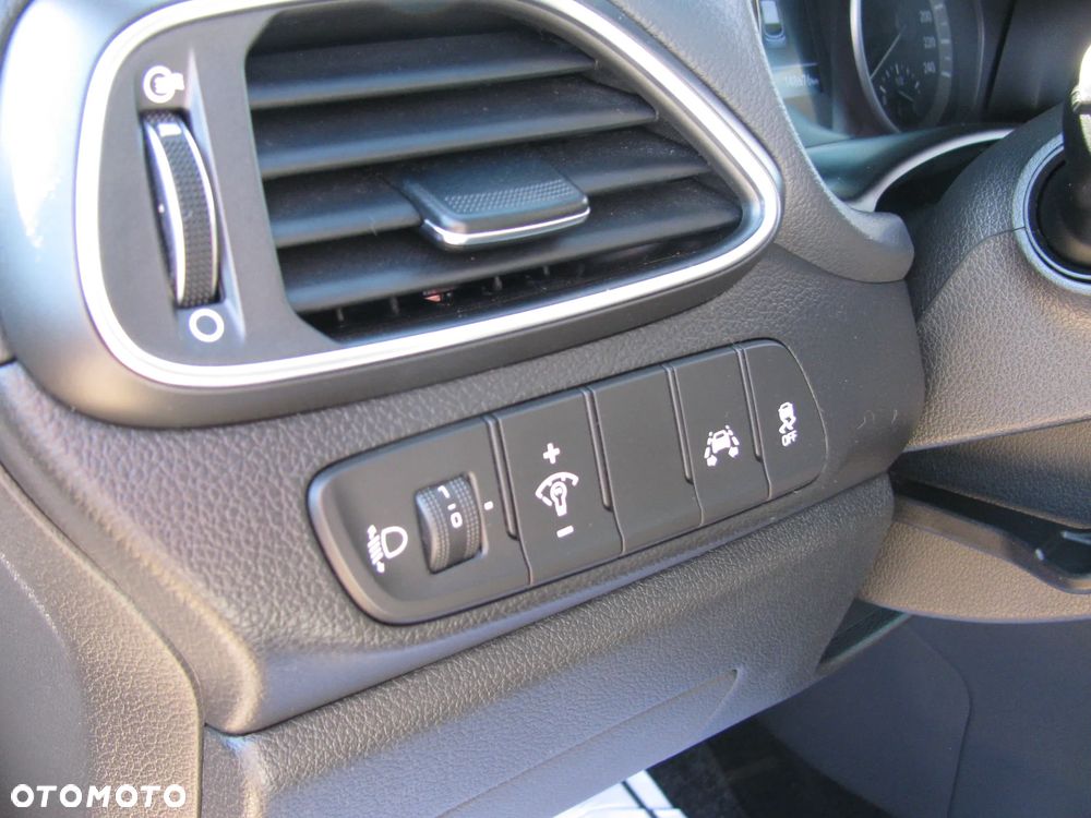 Hyundai i30 1.4 T-GDI Trend - 26