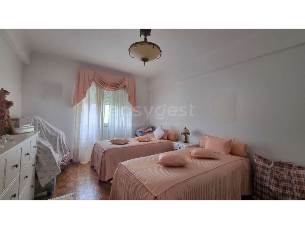 Apartamento T3 com arrecadação, junto ao Neudel - Grande imagem: 5/16