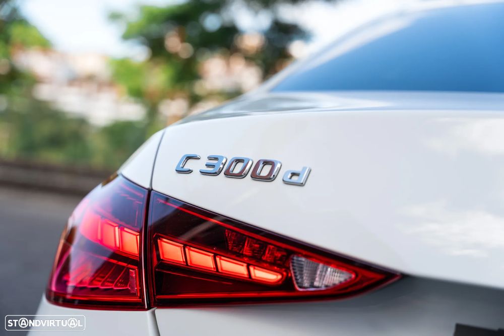 Mercedes-Benz C 300 d AMG Line - 14