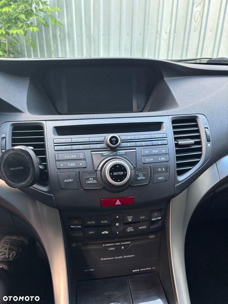 Honda Accord 2.0 Executive Nav - 18