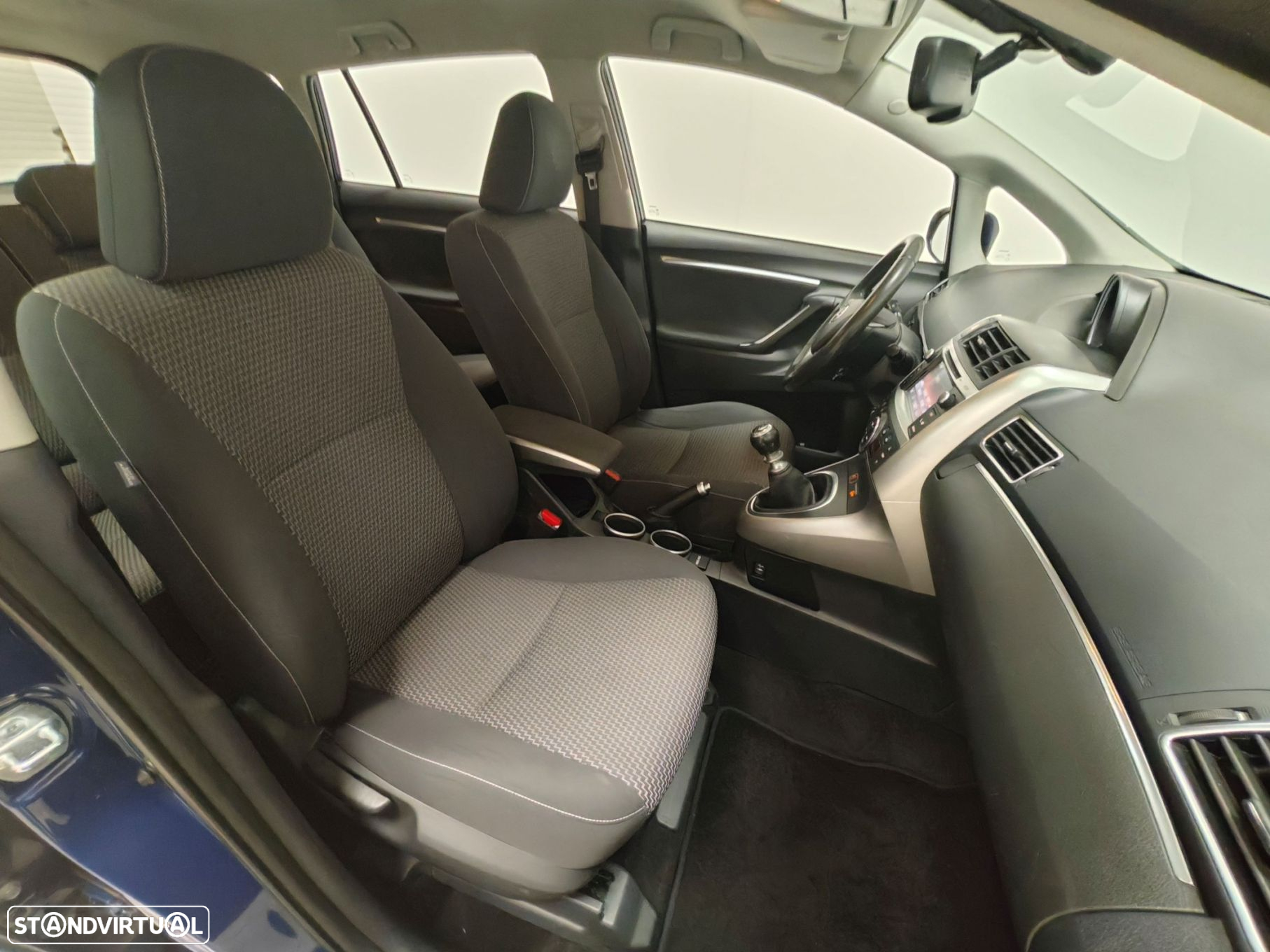 Toyota Verso 1.6 D-4D 5L S&S Comfort - 37