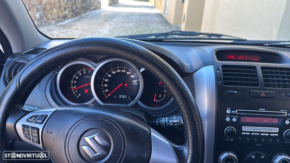 Suzuki Grand Vitara 1.6 Club - 7