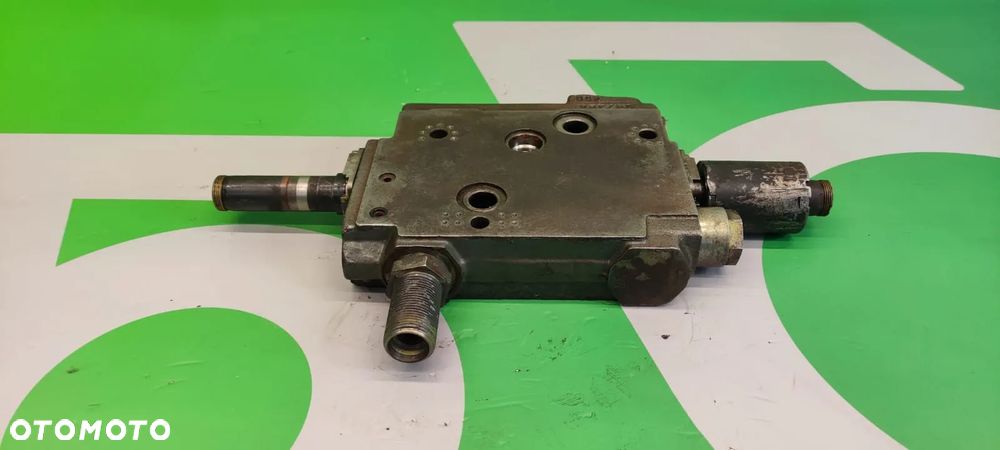 ZAWÓR STERUJĄCY Bosch 0521610811 G716961030011 Fendt 924 Vario - 5