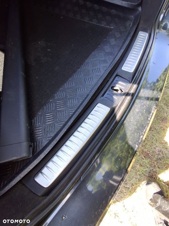 Toyota Avensis 1.8 Premium - 17