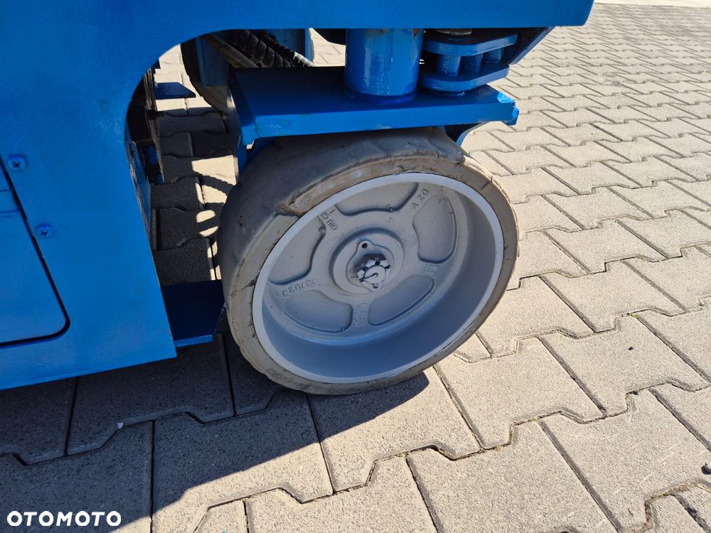 Genie GS 4047 / 1 WŁ / SUPER STAN / ODNOWIONY / NISKIE MOTOGODZINY / MAX 14 METRÓW / MAX 350 KG ŁADOWNOŚĆ - 28